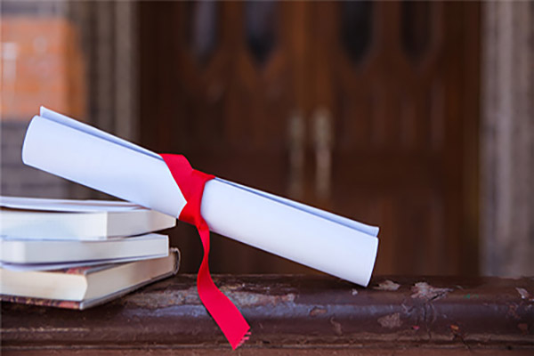 毕业季学位服的正确打开方式 揭秘学位服的秘密