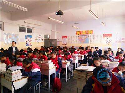 播音主持专业考官 艺考生这样学习才能过关