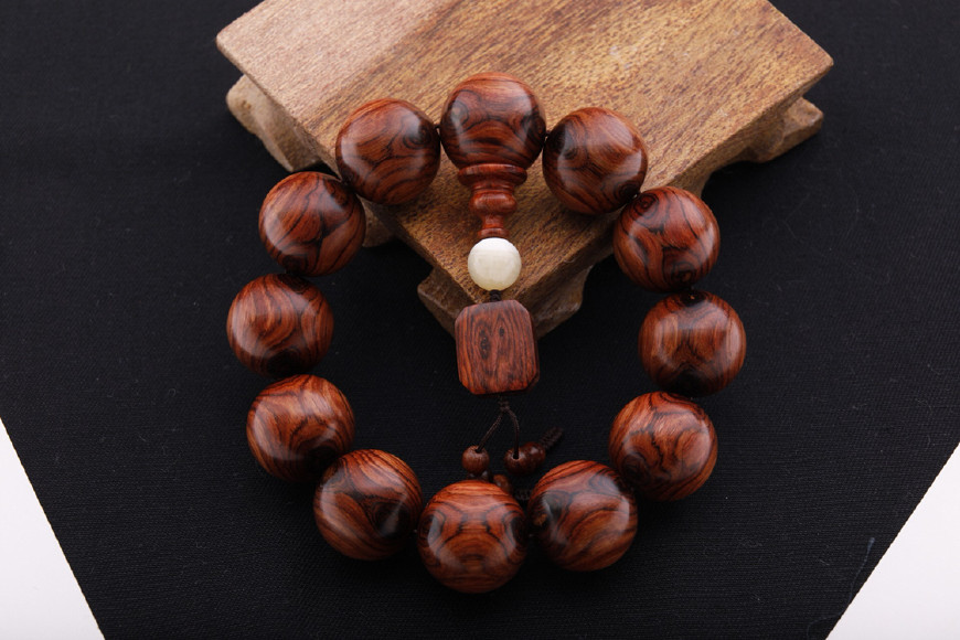 赞美黄花梨树木的句子