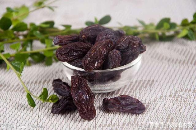 描写葡萄的句子。 描写葡萄的句子。