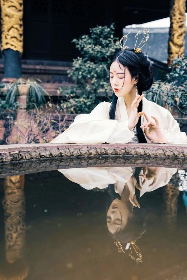 半夜被大雨惊醒的句子