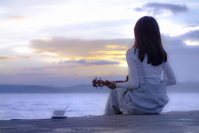 自己是个傻女人句子