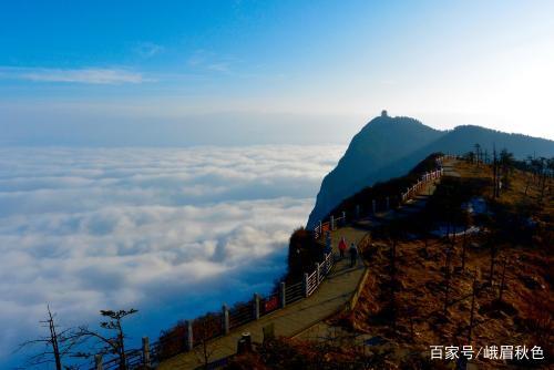 写峨眉山金顶的好句子