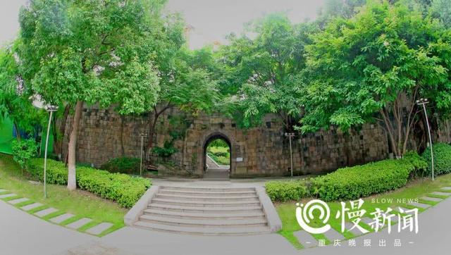 描写古墙的句子