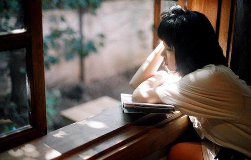 超拽句子女生霸气人生