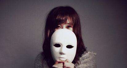 虚伪的句子 描述一些人虚伪的句子不要太直接 虚伪的句子 描述一些人虚伪的句子不要太直接