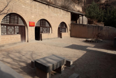 回延安的好句赏析 回延安赏析