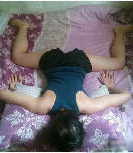 描写睡姿的美好句子 形容睡姿很逗的句子