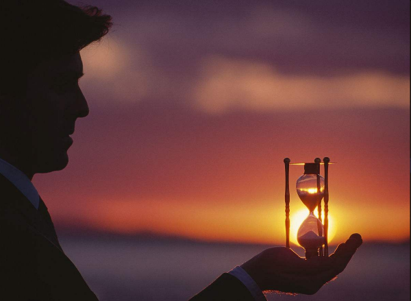 形如时间飞逝的句子 形容时光飞逝的句子 形如时间飞逝的句子 形容时光飞逝的句子